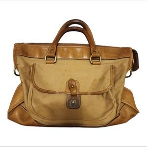The Original Ghurka No6 Does not come with shoulder strap. 16x4x10